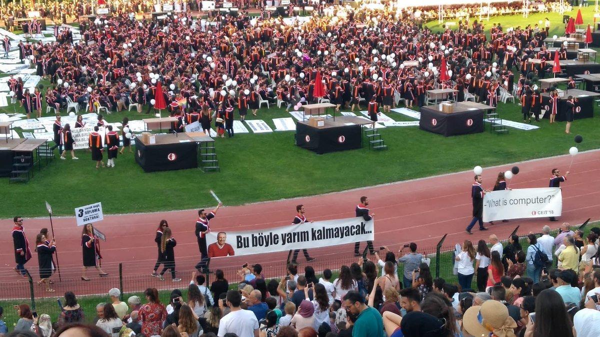 Three university students detained over placards insulting Erdoğan: Prosecutor