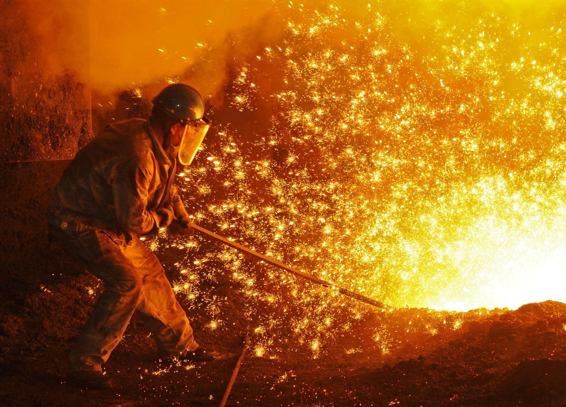 EU to curb steel imports after Trump tariffs