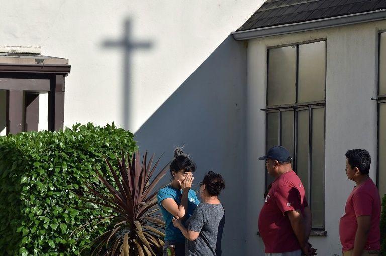 Gunman surrenders after woman killed in US supermarket hostage drama
