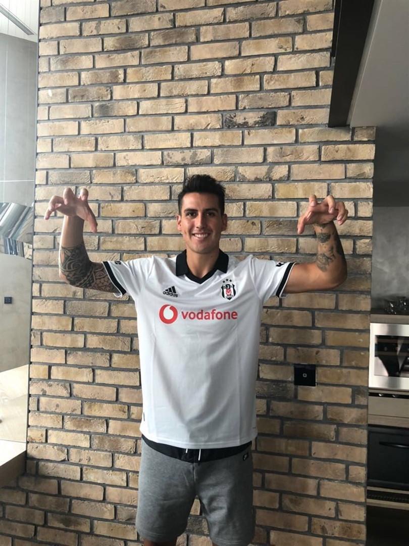 Beşiktaş sign Chilean defender Roco, Turkish striker Nayir