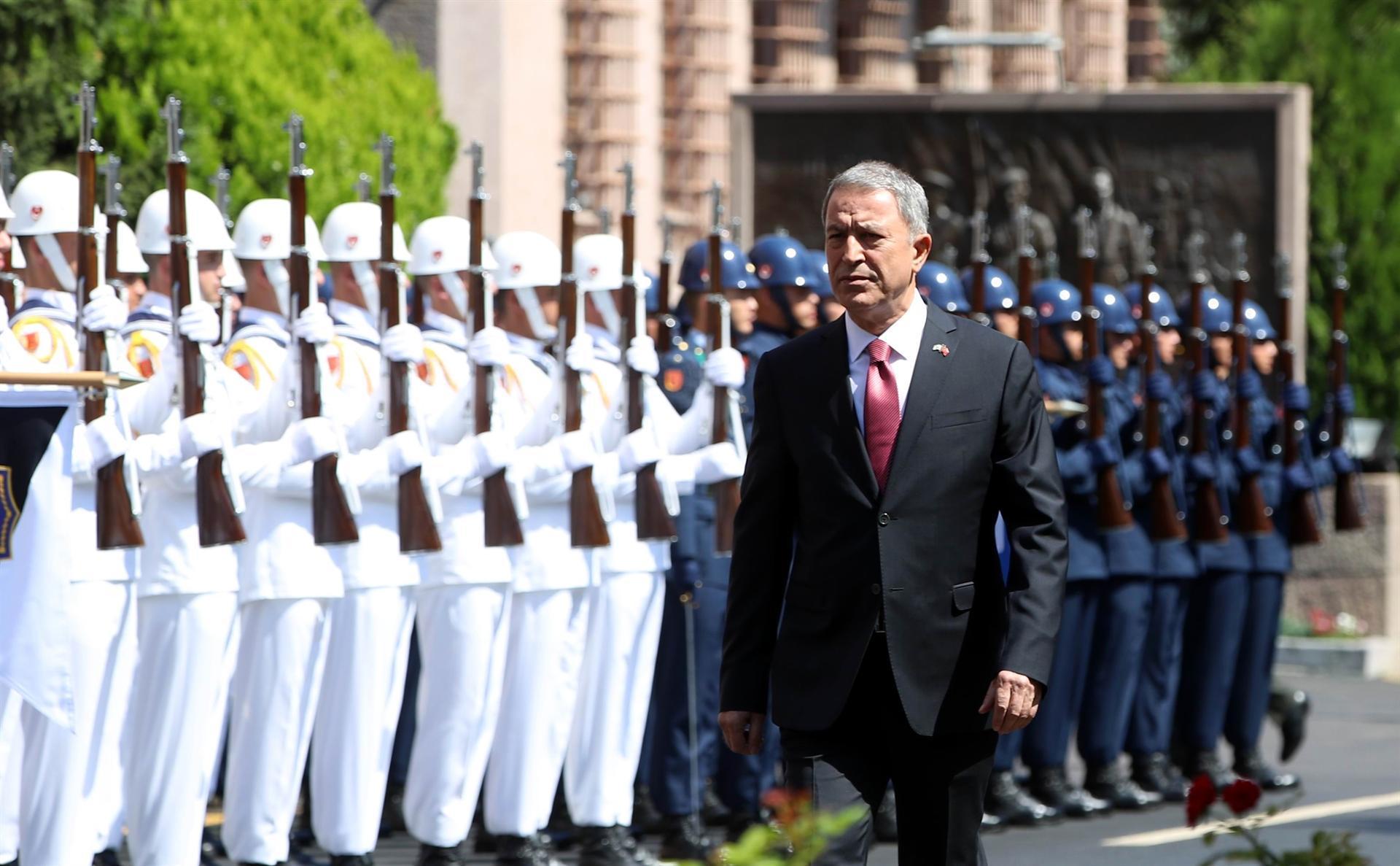 Turkish, American defense ministers discuss Syria on the phone