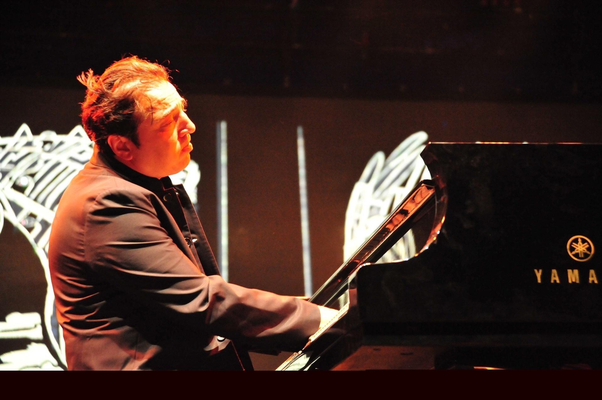 Fazıl Say gives piano recital in Troy Festival