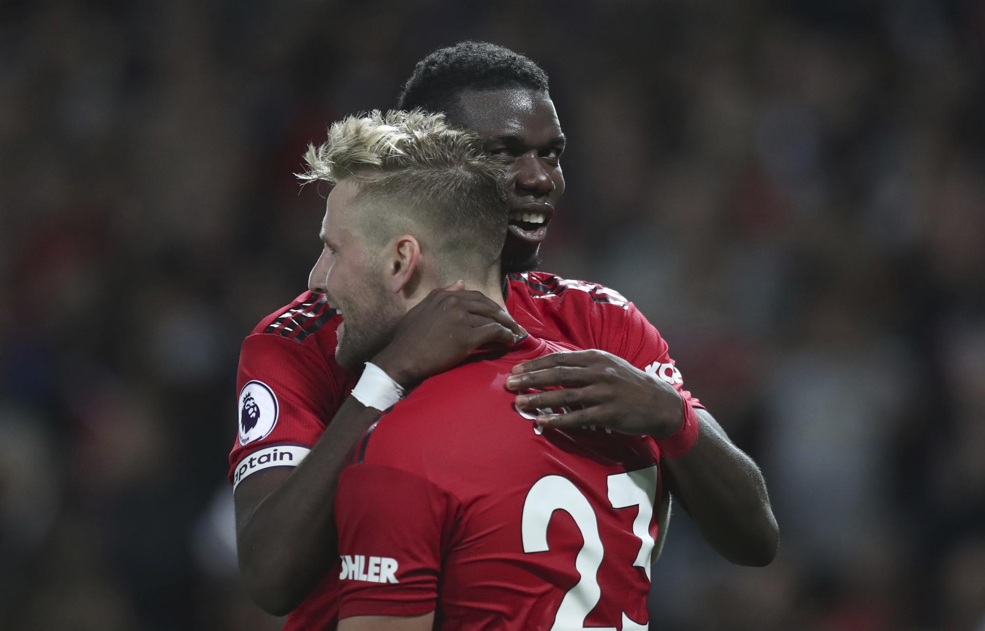 Manchester United wins Premier League opener with Pogba goal
