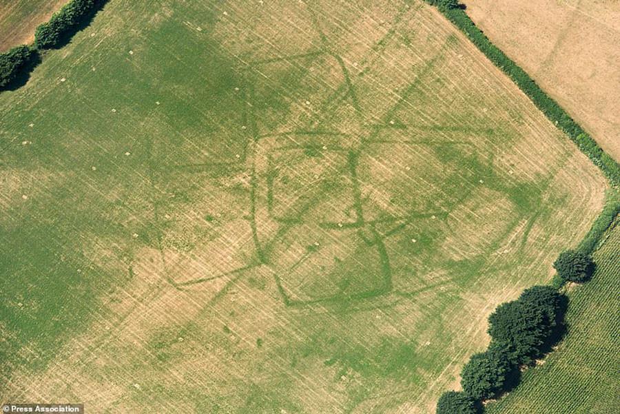 Britains dry summer reveals ancient sites