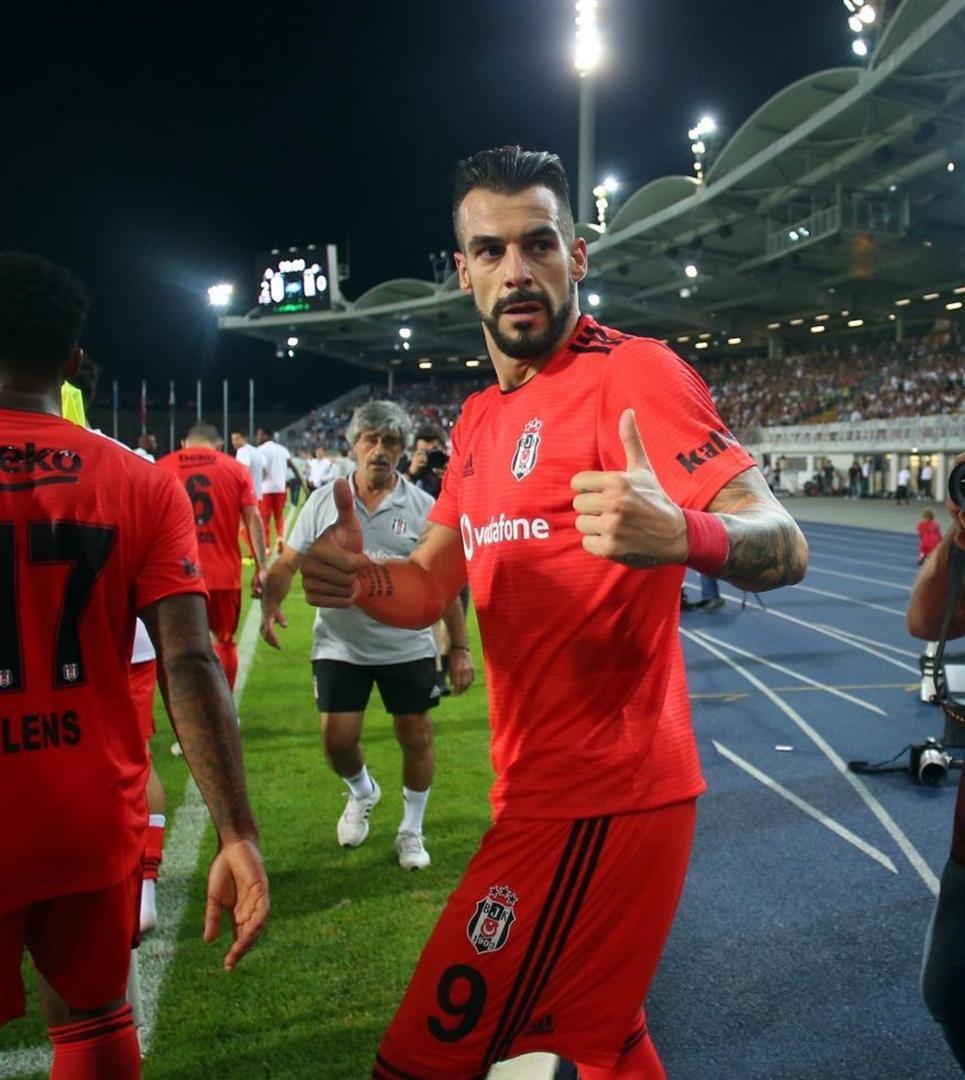 Beşiktaş advances to Europa League group stage playoffs