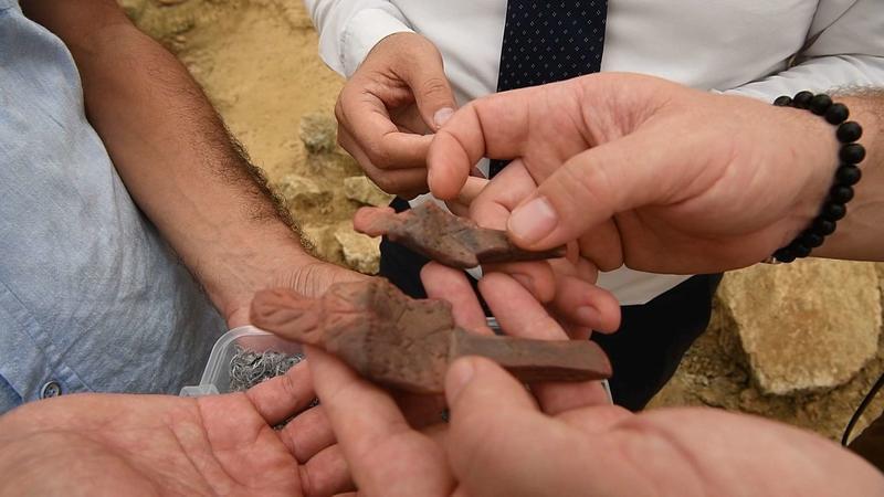 Beşiktaş excavations find 5,500-year-old ancient mother, daughter