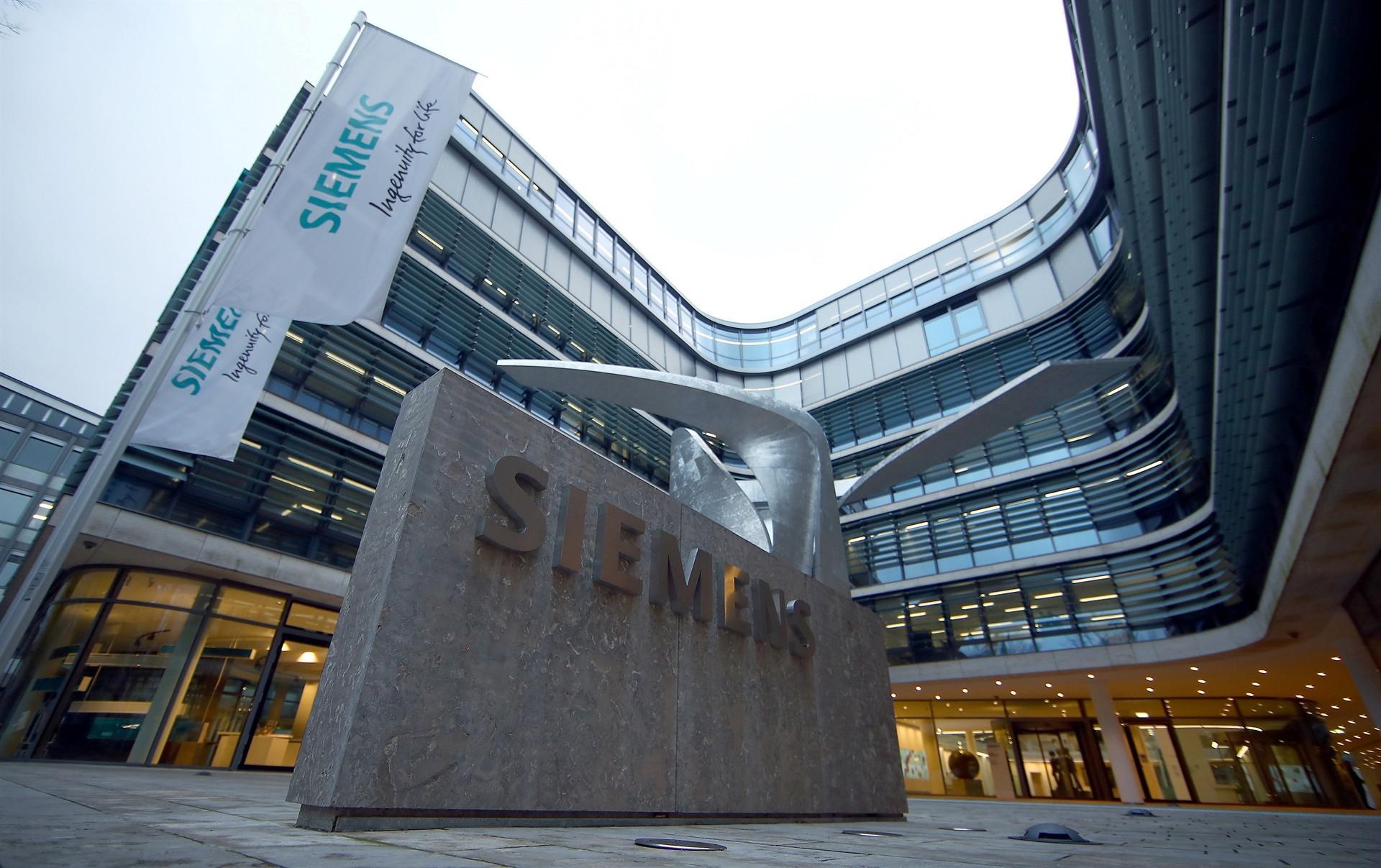 Siemens denies report it may cut 20,000 jobs