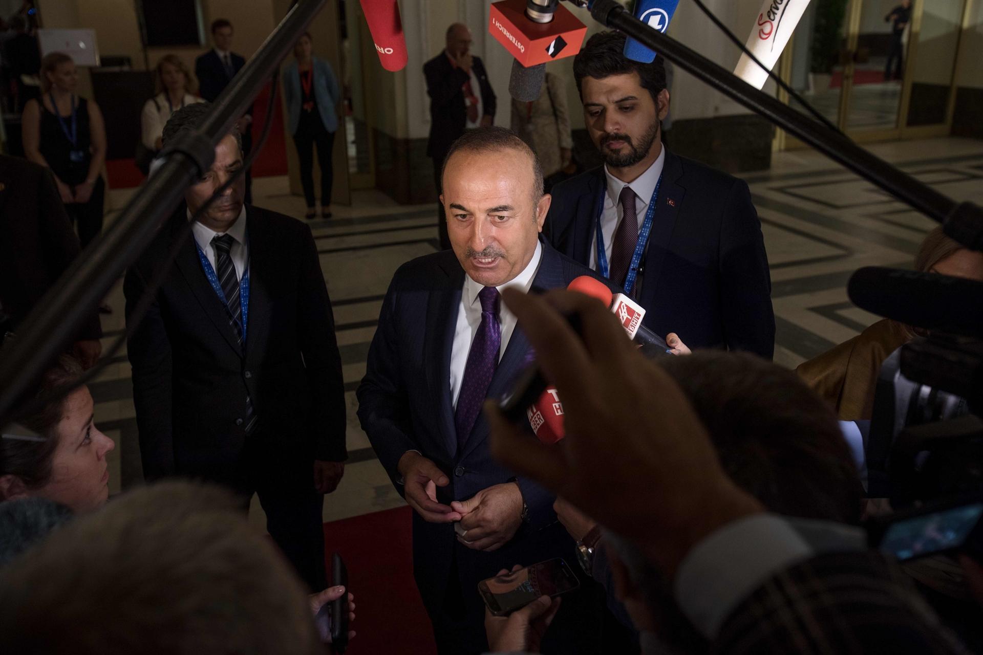 Greece safe haven for Turkish fugitives, Turkish FM says