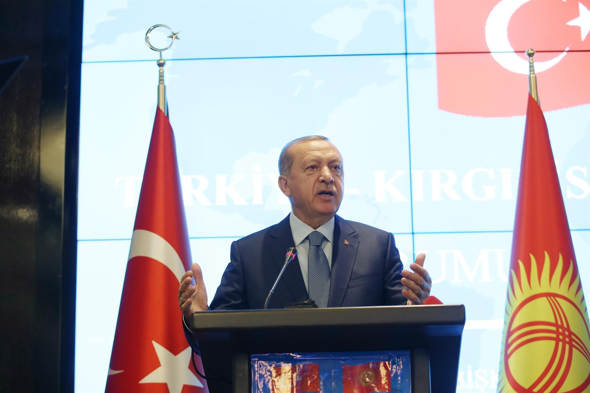 Manipulations aim at casting doubt on Turkish economy, says Erdoğan