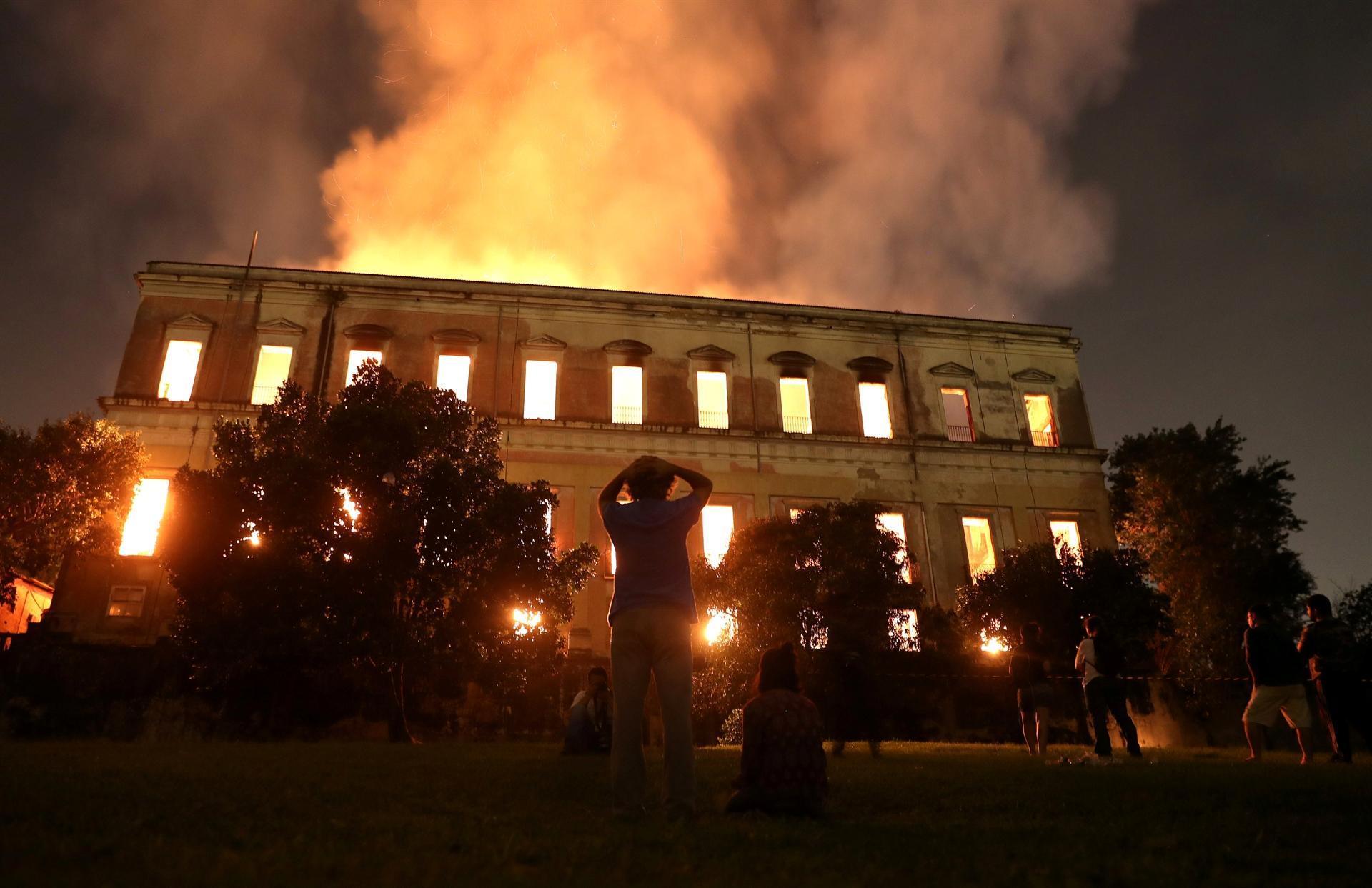 Raging fire tears through prized Rio museum