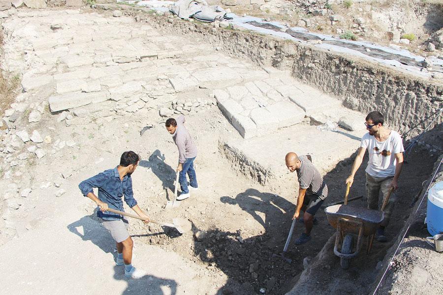 Eating habits of Lydians discovered in old building
