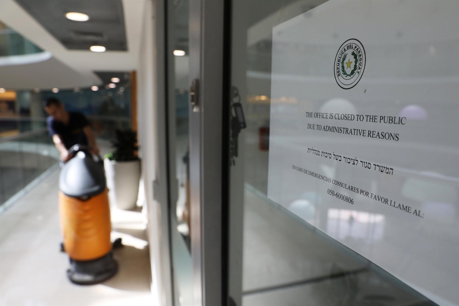 Israel retaliates after Paraguay says embassy to leave Jerusalem