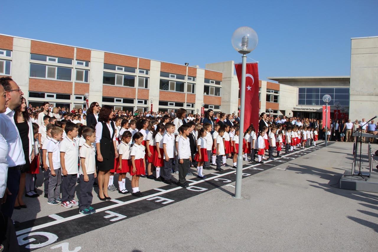 9,500 police officers deployed in Istanbul as new academic year begins