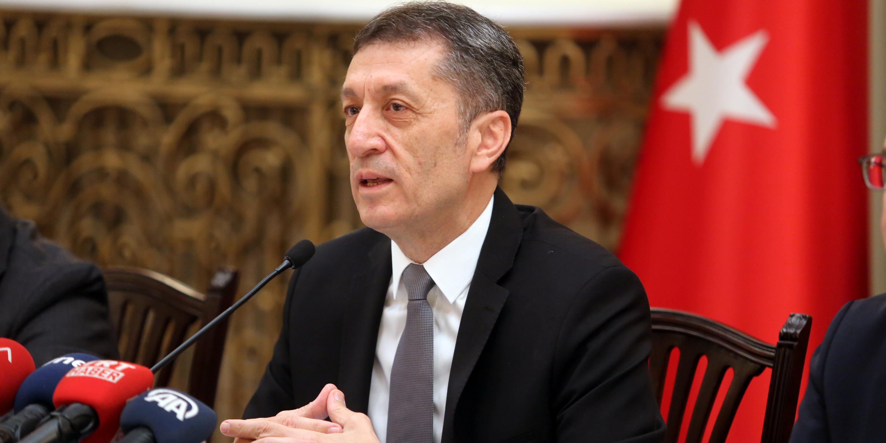 Turkeys Education Ministry to launch new road map in October: Minister
