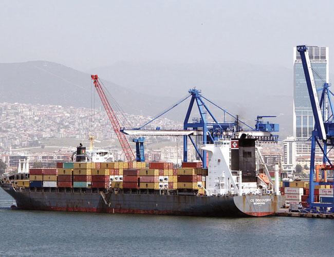 Turkey’s foreign trade deficit down 59 pct due to shrinking imports, exports