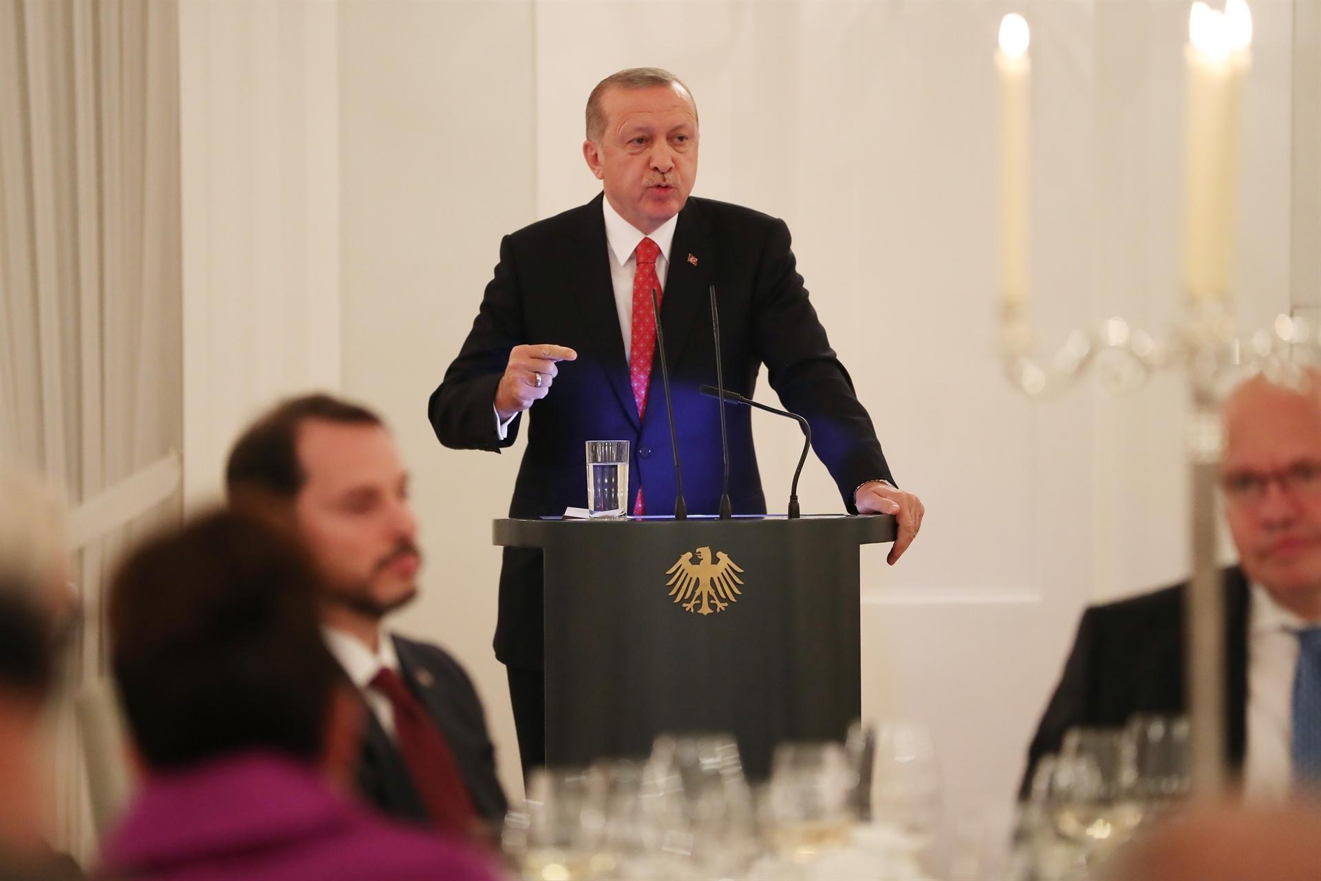 Turkeys Erdoğan receives directors of top German firms