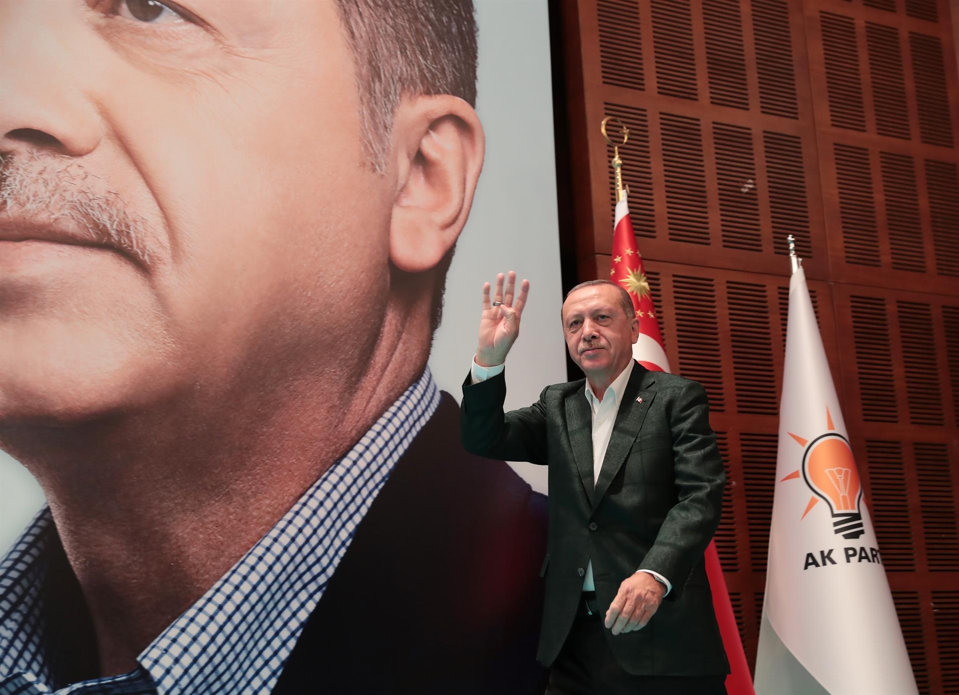 President Erdoğan instructs Turkish ministers to not receive advice from US firm McKinsey