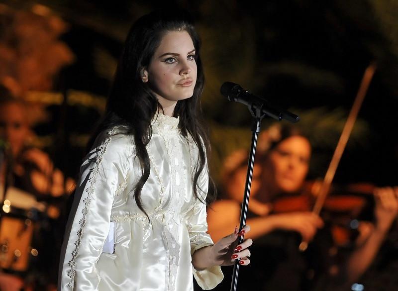 Lana del Rey hurls expletive at annoying Turkish fan