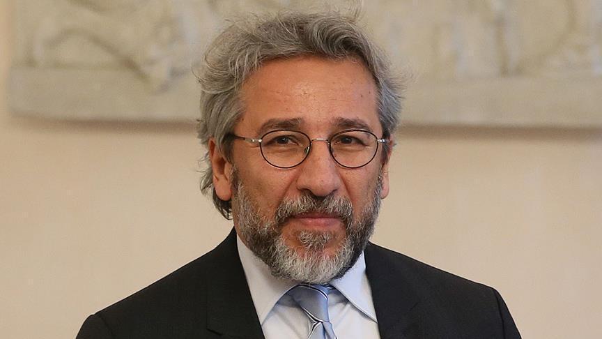 Istanbul court issues red notice for journalists Dündar, Tanır