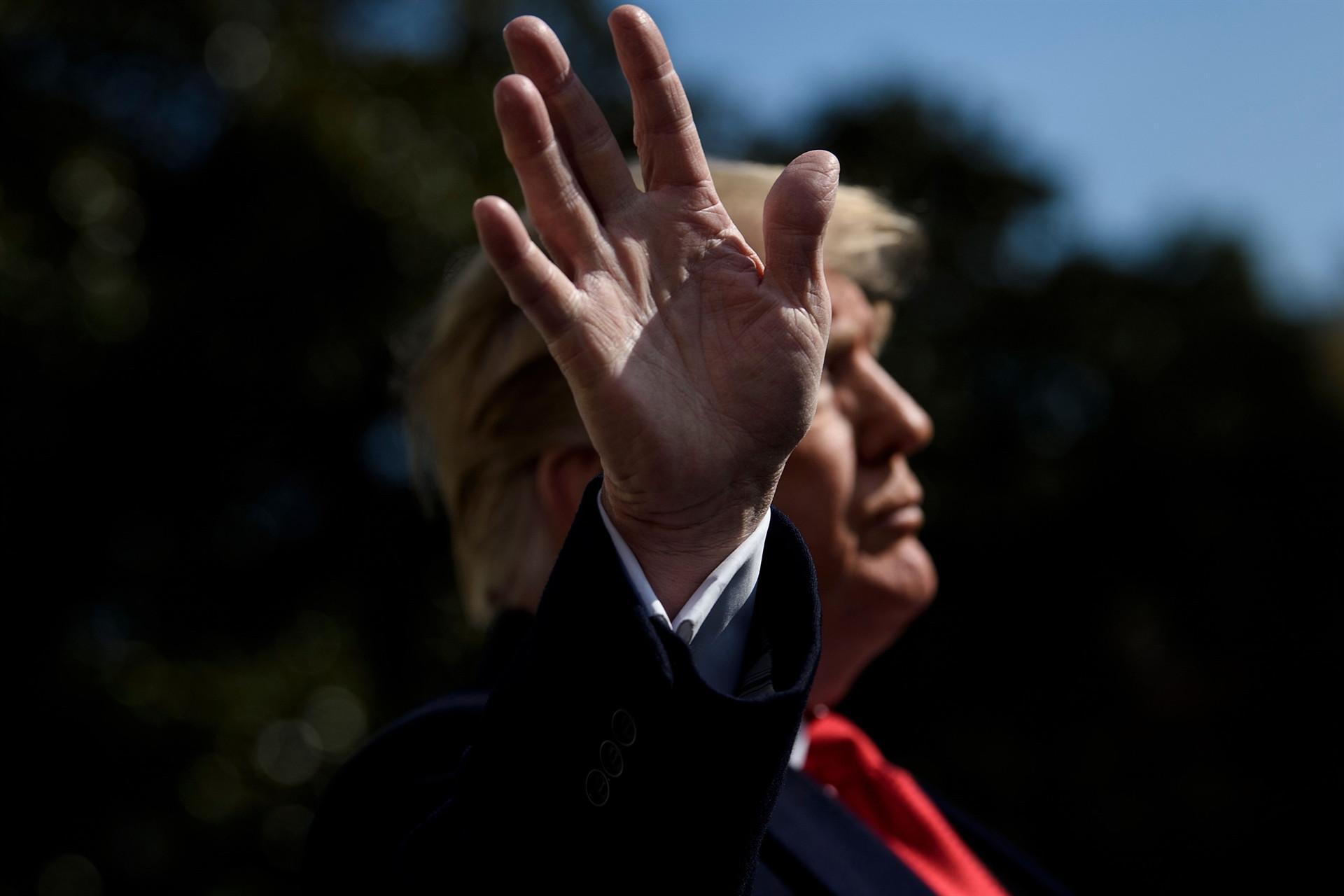 Trump dodges Putin, but not Russia controversy, at G20