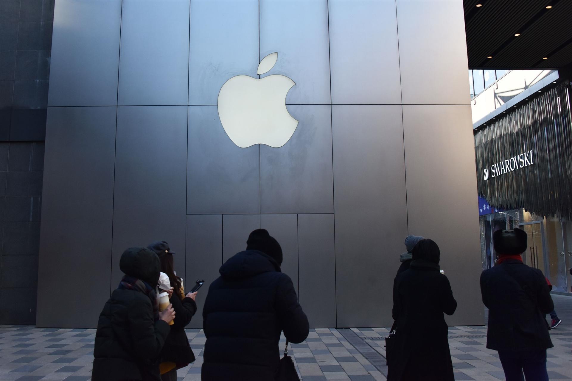 China court bans iPhone sales in patent dispute: Qualcomm