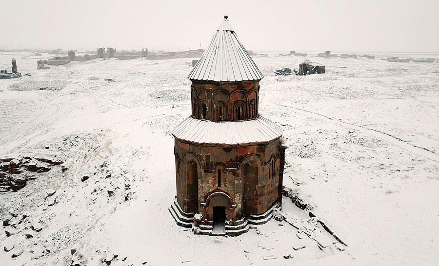 Ani in eastern Turkey under snow, flocked by tourists
