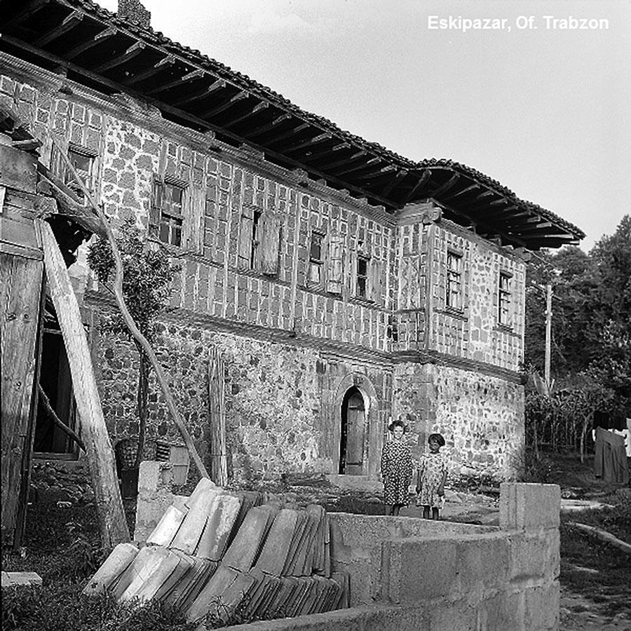 Lost rural architecture of Black Sea in exhibition