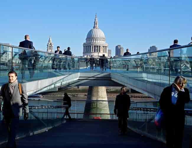 UK bank CEOs paid 120 times as much as average employee