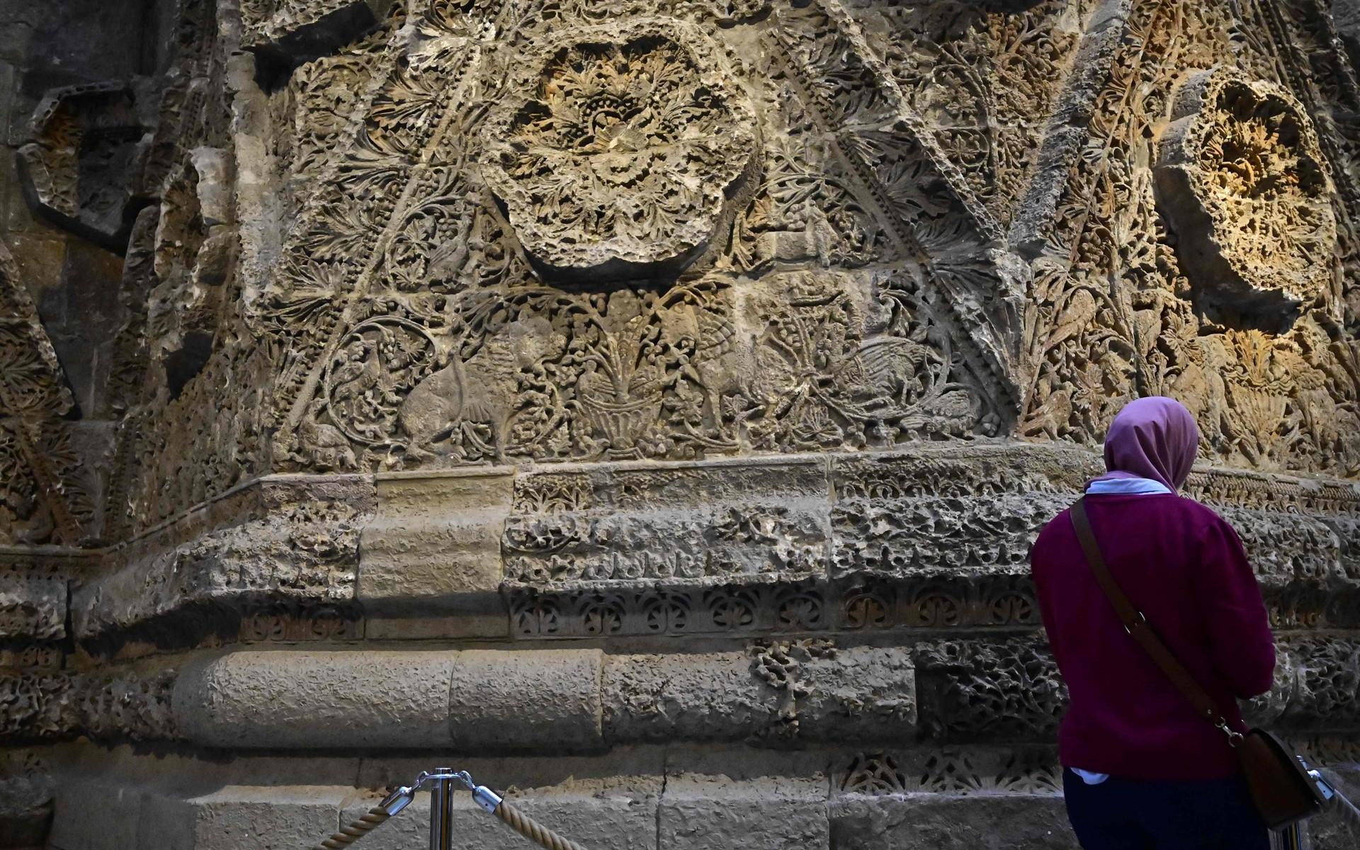 Digital archive on show in Berlin hopes to help rebuild Syria