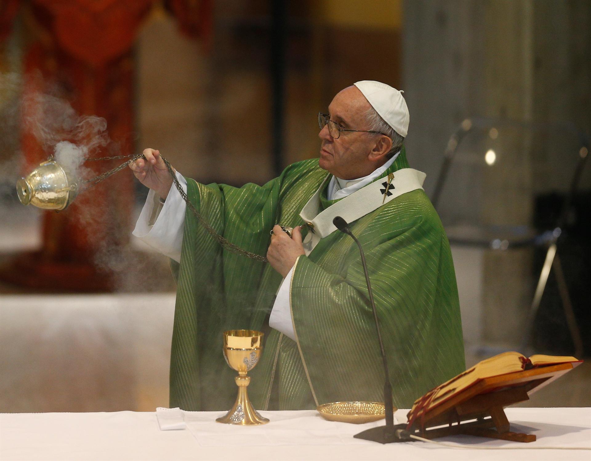 Vatican to open secret archives of wartime: Pope