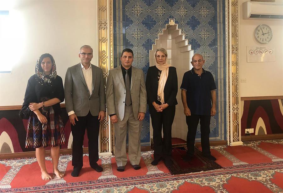 Australia’s opposition leader visits Turkish mosques