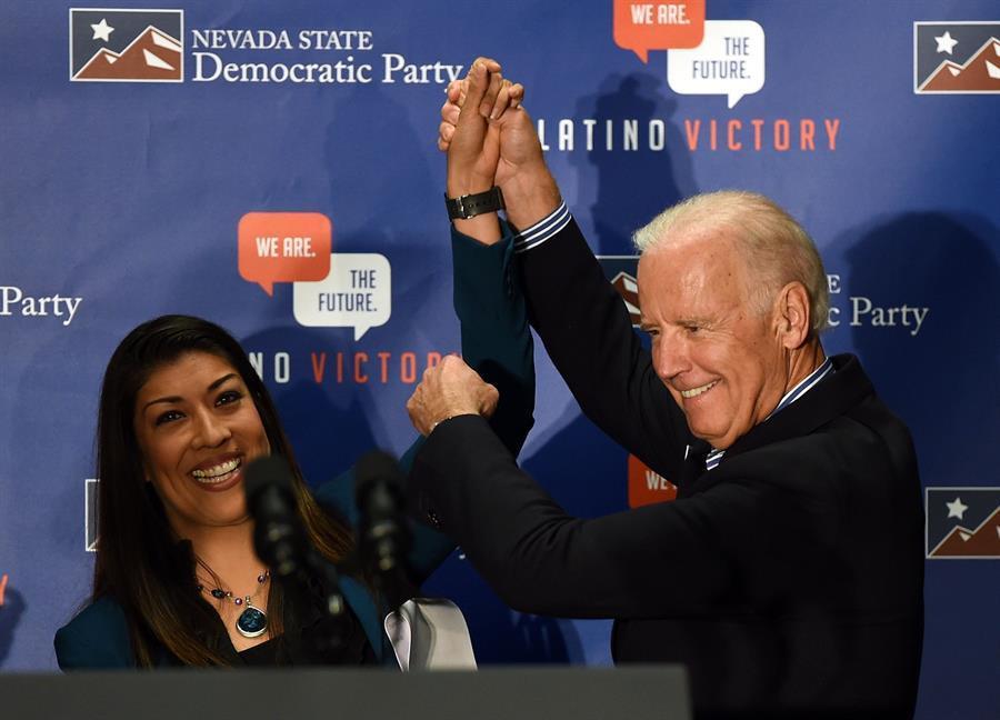 Biden bids to quell storm over campaign trail kiss
