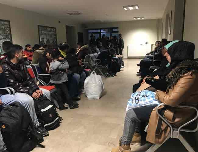 950 migrants planning to cross to Greece held in Turkey