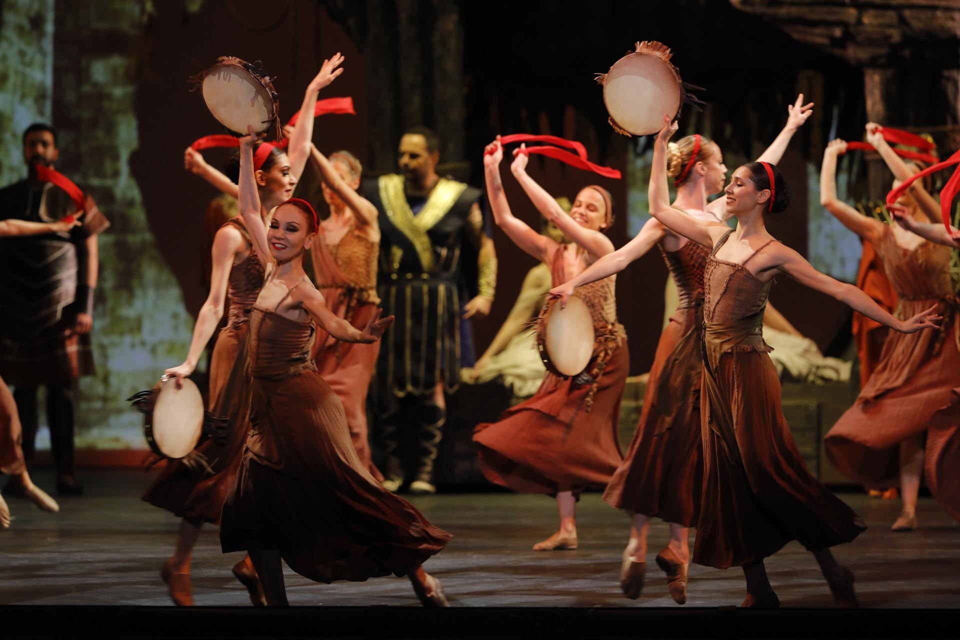 ‘Troy’ performed on Bolshoi stage