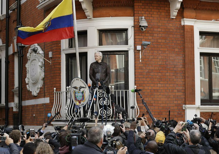 Julian Assange arrested by British police at Ecuadorean embassy