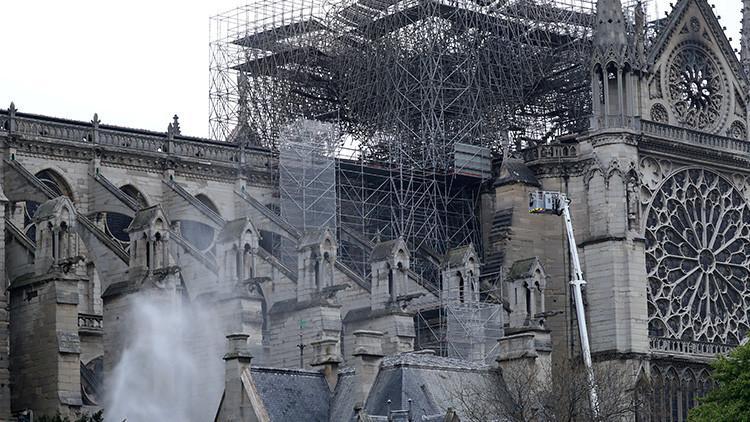 Paris authorities to remove Notre-Dame scaffolding after fire
