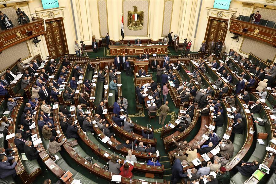 Egypts parliament backs measures that could extend Sisis term