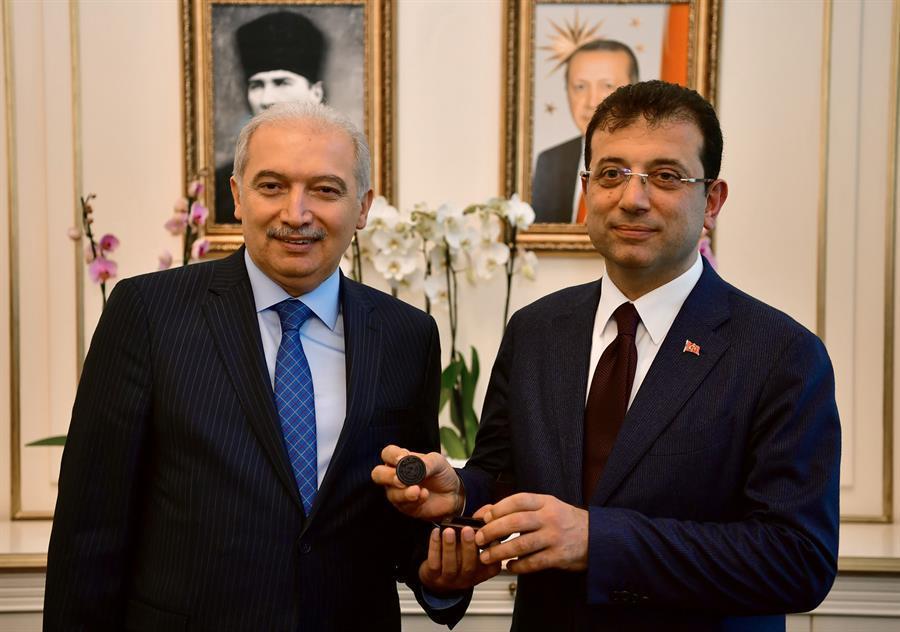 CHP’s İmamoğlu receives mandate to take office as Istanbul mayor