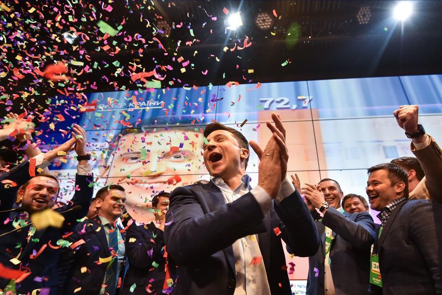 Ukraine comedian Zelensky wins presidency in landslide