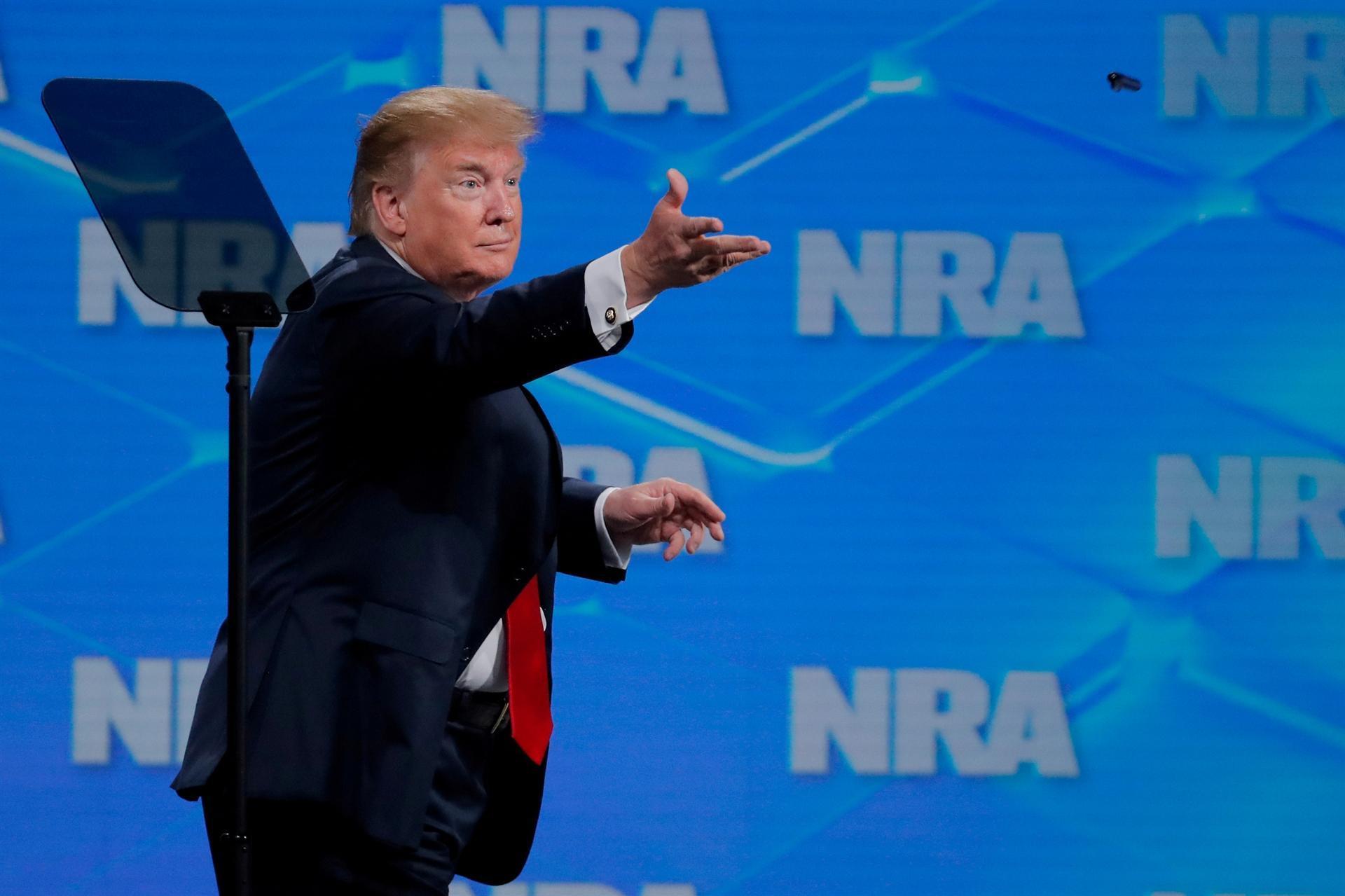 Trump tells NRA he’s withdrawing from arms treaty