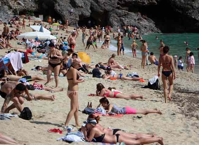 Turkeys tourism income hits $4.63 billion in Q1