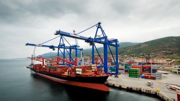 Turkeys foreign trade deficit falls 67.4 pct in Q1
