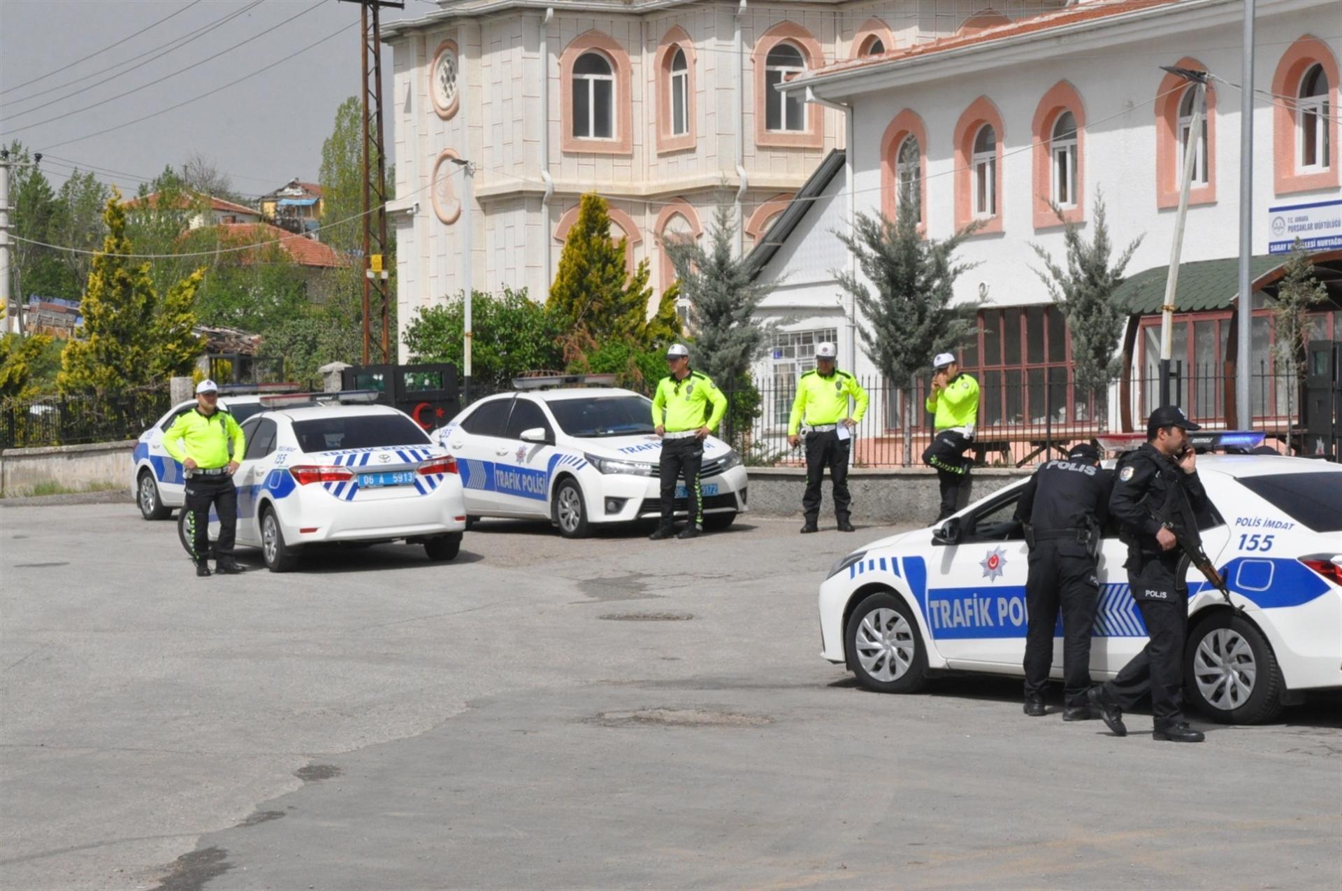 Police officer killed by driver trying to skirt checkpoint