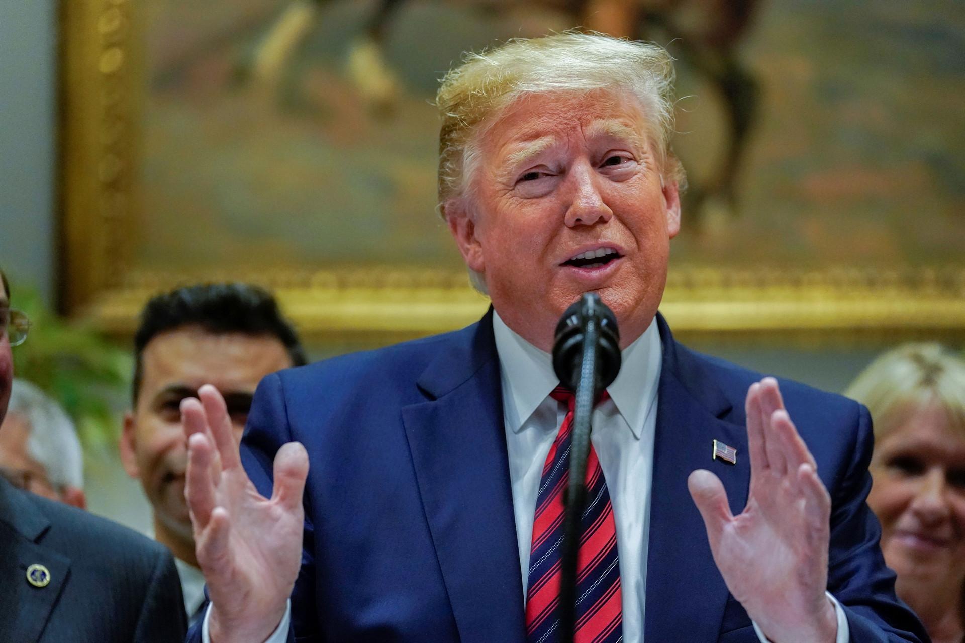 Trump urges Iran to talk over nuclear program
