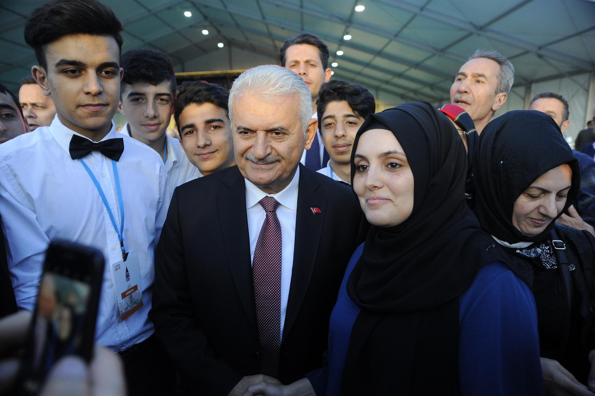 AKP’s mayoral candidate vows to ‘fix problems’ in Istanbul elections