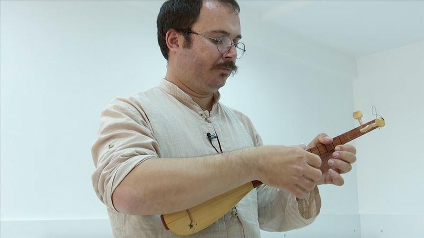 Teacher explores villages to record songs in Turkey’s SW
