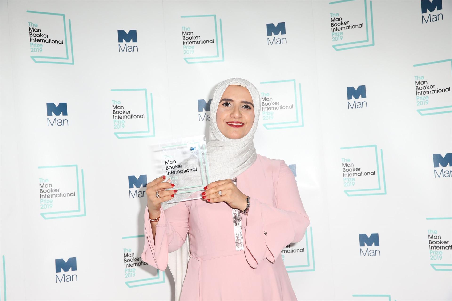 Omani writer wins Man Booker literature prize