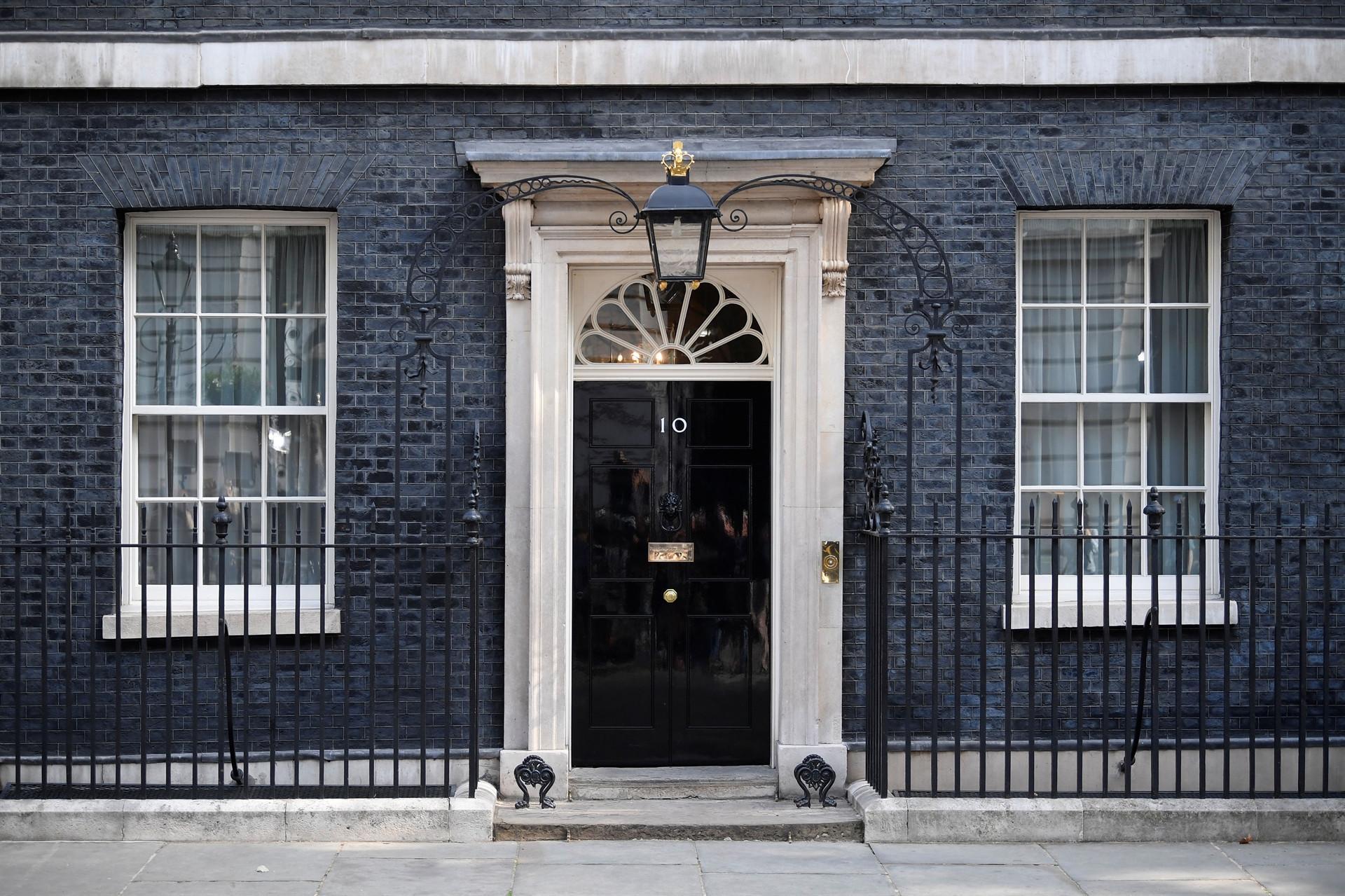 Contest to replace May as British prime minister heats up