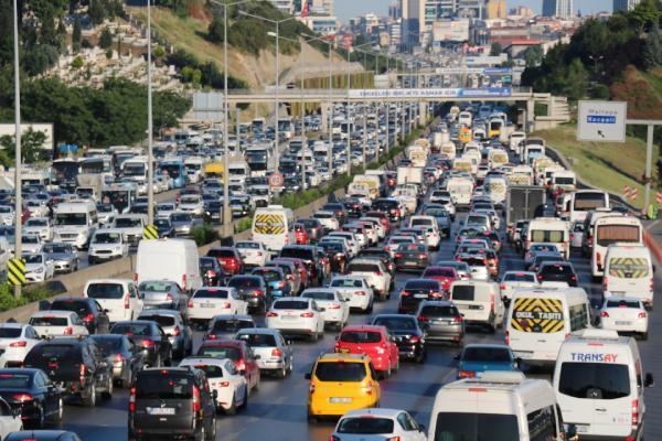 Istanbul residents hit roads for Eid al-Fitr holiday