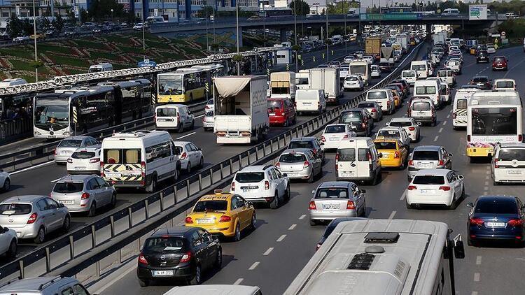 Post-Eid homecomings mire traffic